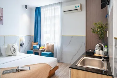 Serenity Hotel Near Tan Son Nhat Airport – Photos 11